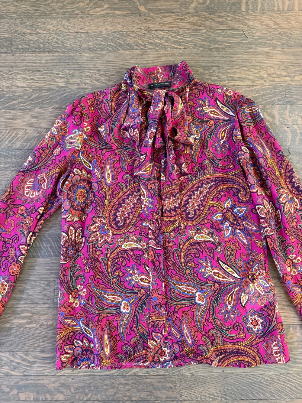 Etro Fuscia Pink Paisley Bow Front Button Down Blouse EUC Size 44 100% Silk - Picture 3 of 8